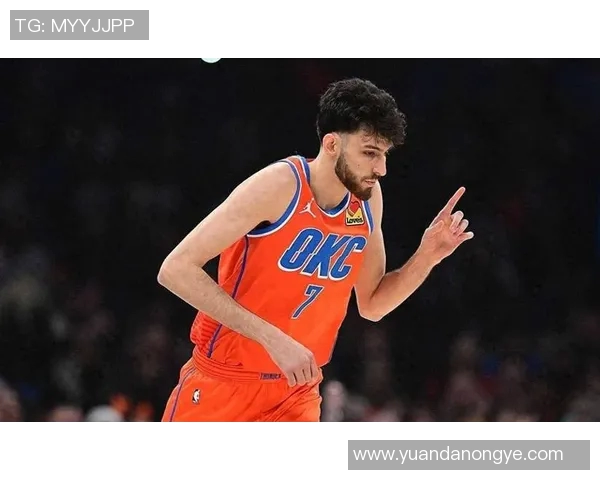 哈利伯顿无畏霍姆格伦挑战极限成功投篮展现超凡实力 哈利伯顿无畏霍姆格伦挑战极限成功投篮展现超凡实力