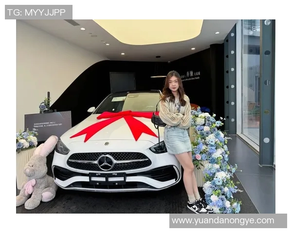 唐斯30岁生日，女友给他送上他小时候妈妈开的车当生日礼物