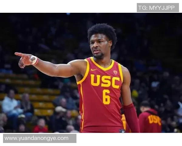 里夫斯:布朗尼在NBA首发而詹姆斯被下放到G联赛,太棒了 里夫斯:布朗尼在NBA首发而詹姆斯被下放到G联赛,太棒了