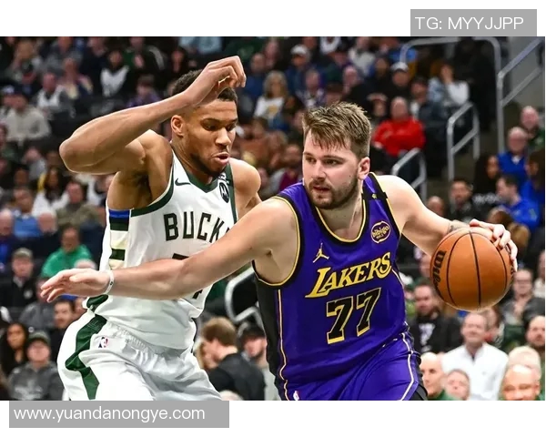 😂非常大声!字母哥罚球三不沾 东契奇高喊:波动来! 😂非常大声!字母哥罚球三不沾 东契奇高喊:波动来!